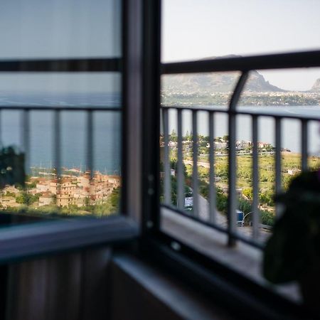 Hotel Villa Mare アルタヴィッラ・ミリーチア エクステリア 写真