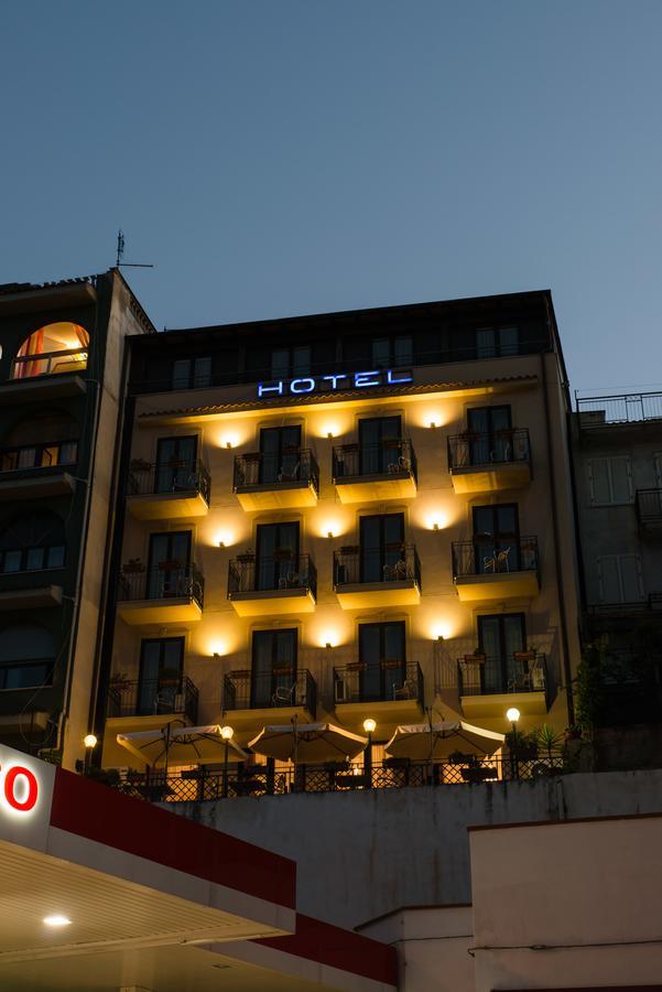 Hotel Villa Mare アルタヴィッラ・ミリーチア エクステリア 写真