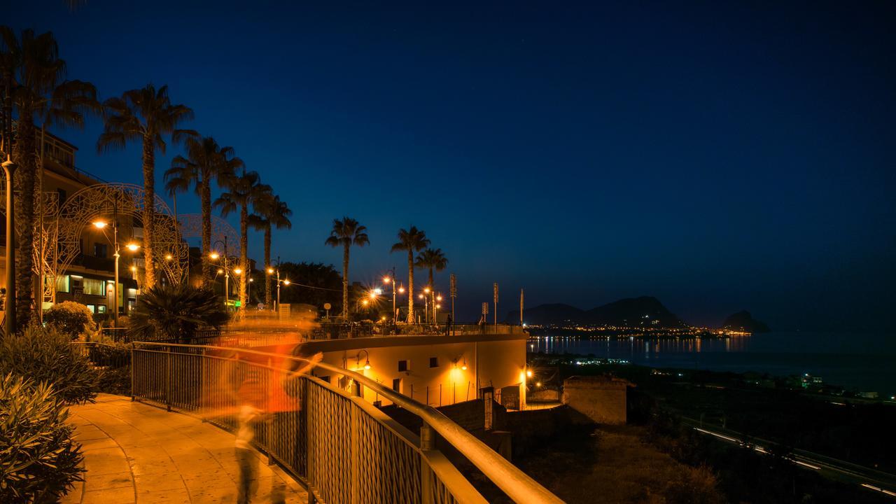 Hotel Villa Mare アルタヴィッラ・ミリーチア エクステリア 写真