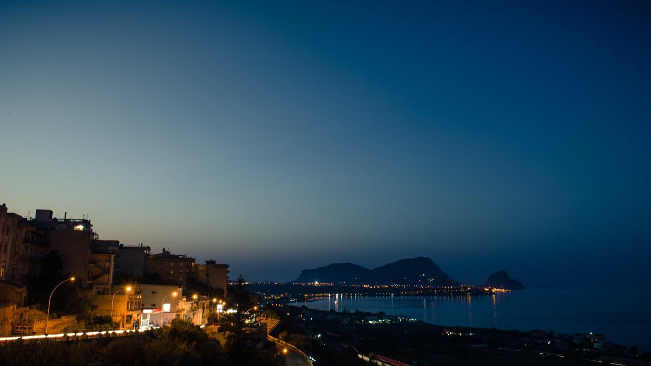 Hotel Villa Mare アルタヴィッラ・ミリーチア エクステリア 写真