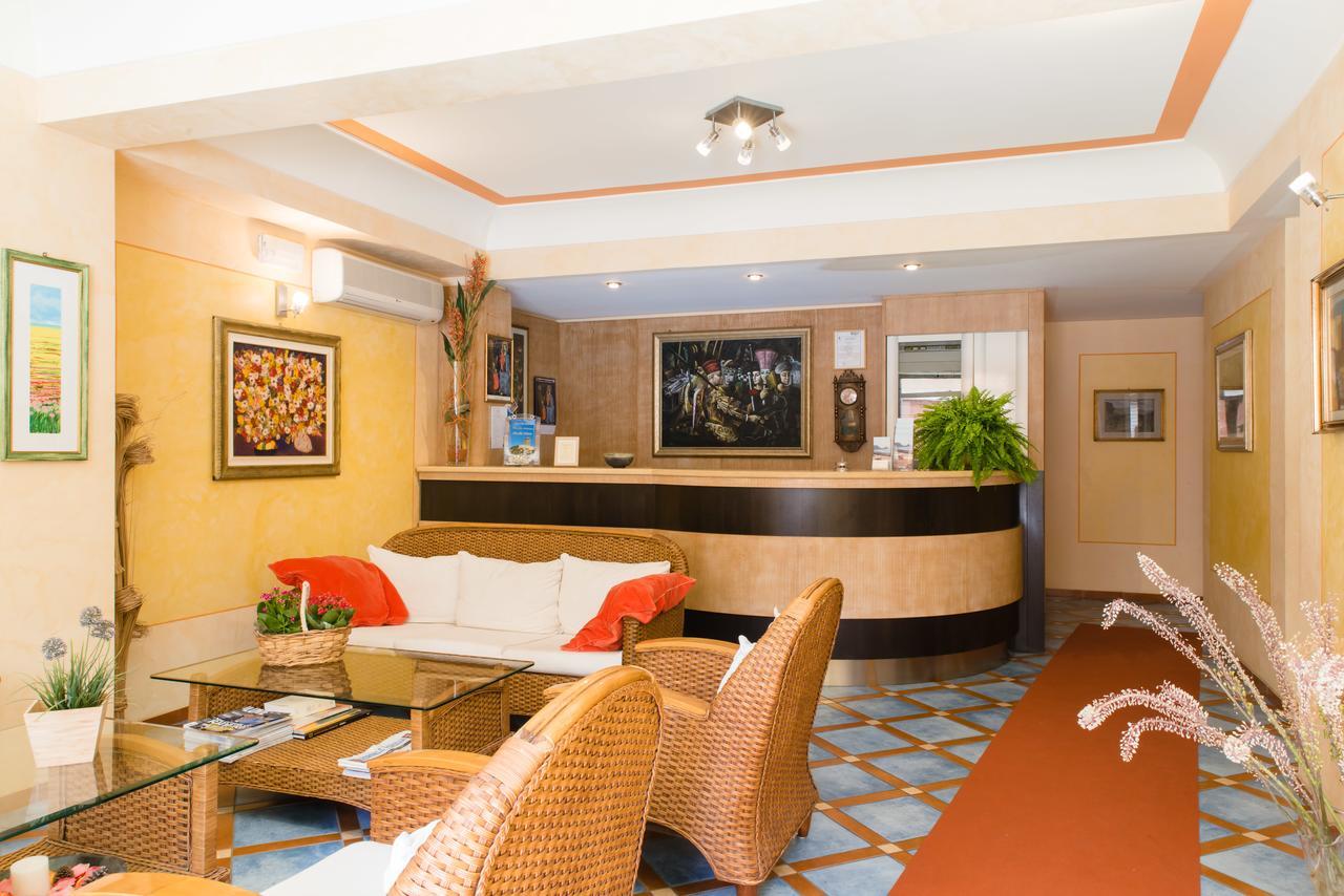 Hotel Villa Mare アルタヴィッラ・ミリーチア エクステリア 写真