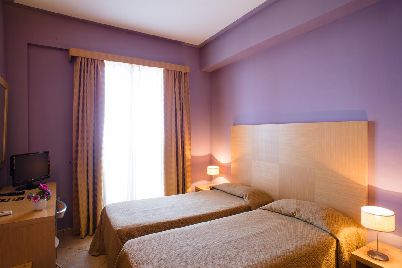 Hotel Villa Mare アルタヴィッラ・ミリーチア 部屋 写真
