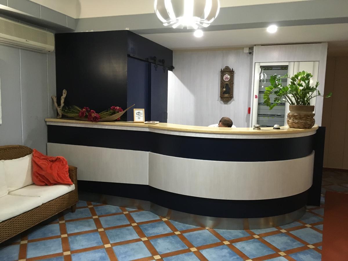 Hotel Villa Mare アルタヴィッラ・ミリーチア エクステリア 写真
