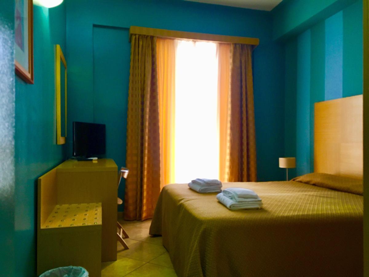 Hotel Villa Mare アルタヴィッラ・ミリーチア エクステリア 写真